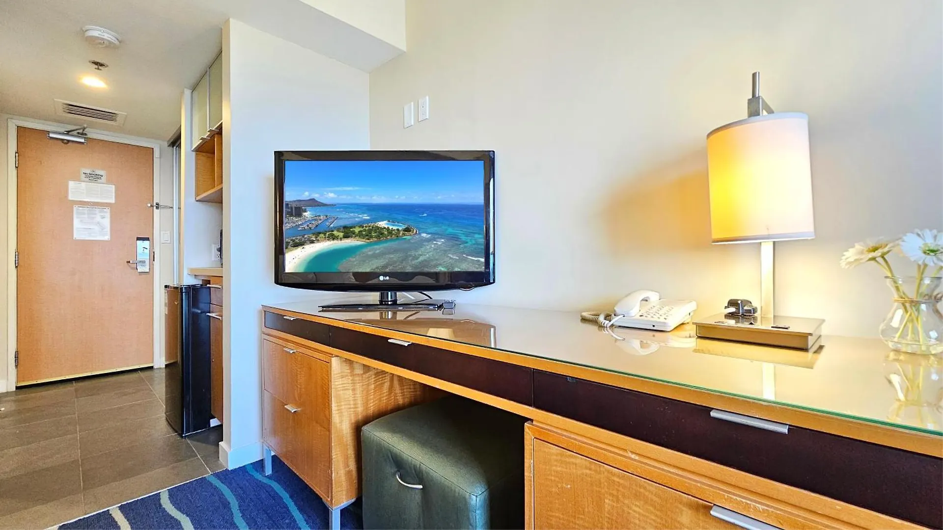 ホテル Ocean View Room At Ala Moana Fees Include ホノルル