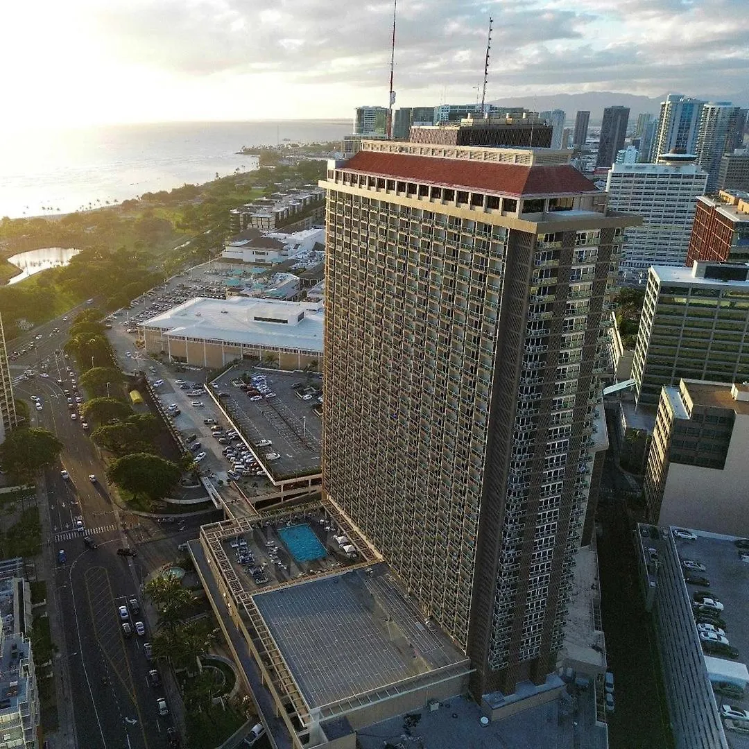 Ocean View Room At Ala Moana Fees Include ホノルル